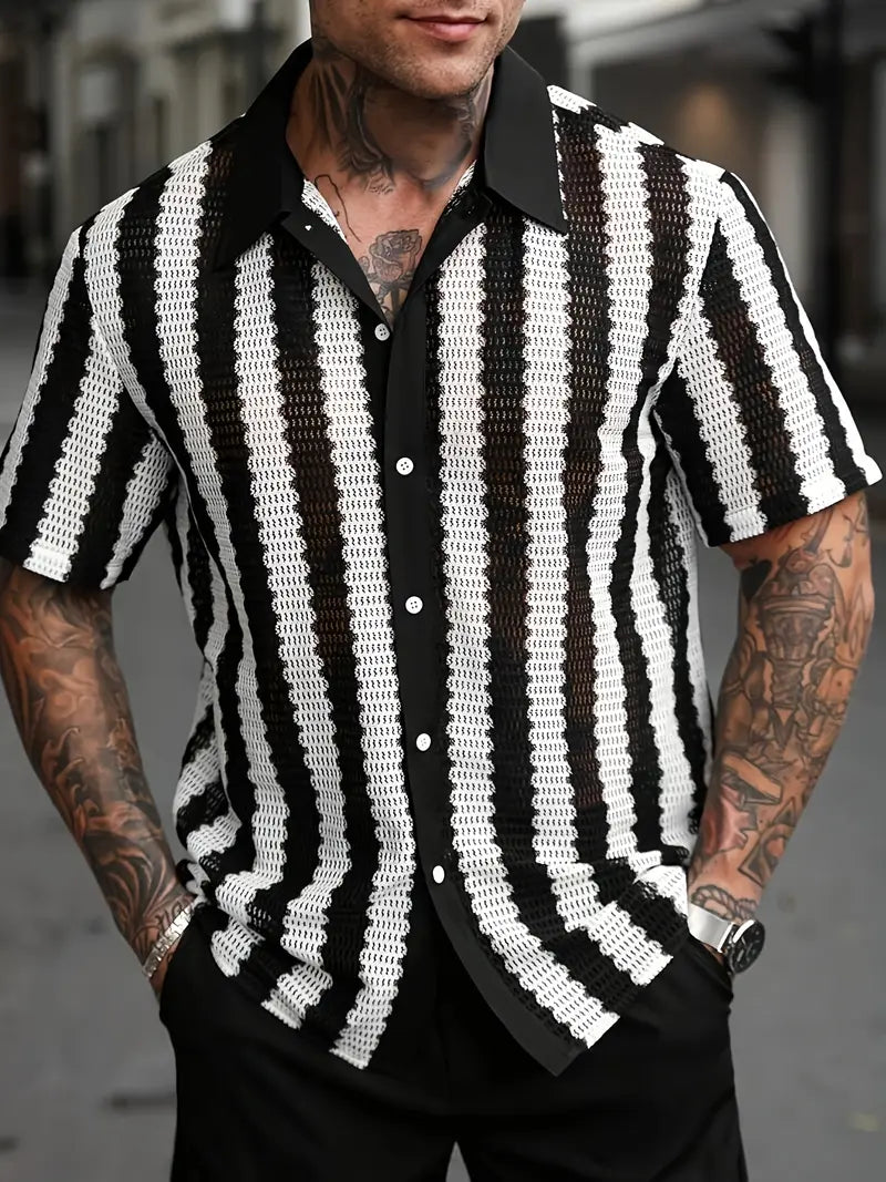 👕Camisa Urban Stripe a rayas blanco y negro 🤍🖤— diseño moderno para un look urbano y versátil.