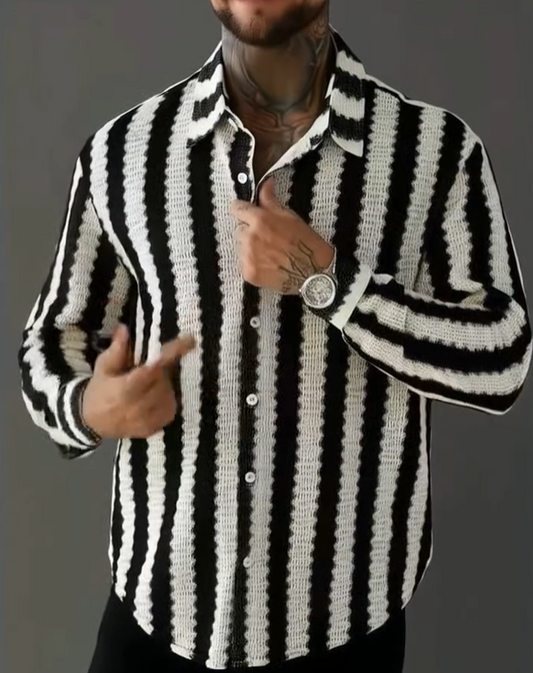 👕Camisa Urban Stripe a rayas blanco y negro 🤍🖤— diseño moderno para un look urbano y versátil.